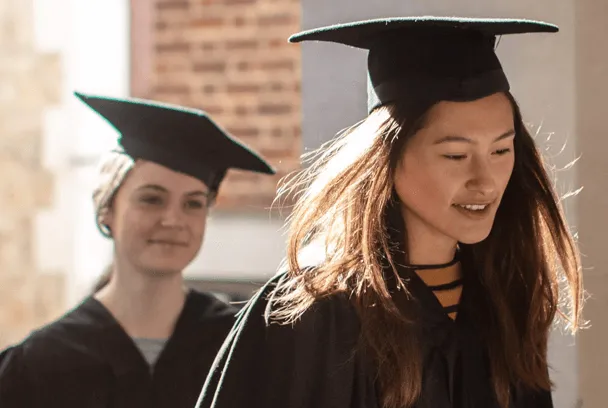 فارغ‌التحصیل دانشجویان عالی